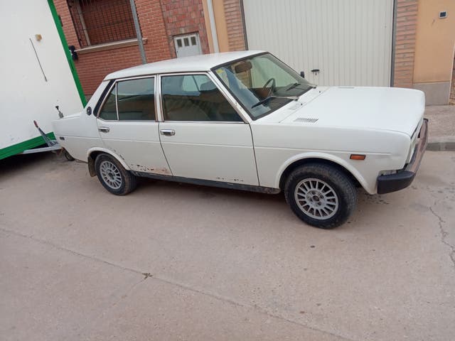 SEAT 131 1976