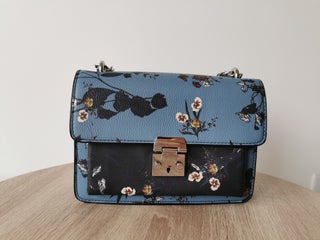 Printed Mango bag, with adjustable chain strap