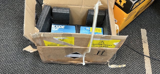 EK950 EXIDE START-STOP AGM CAR BATTERY 95AH 017