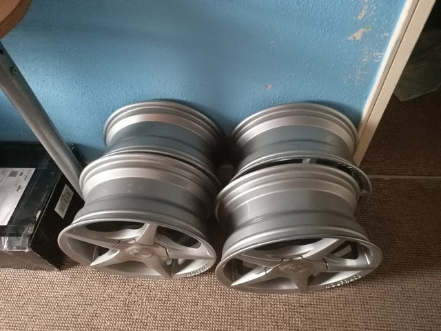 set of 4 15" alloys
