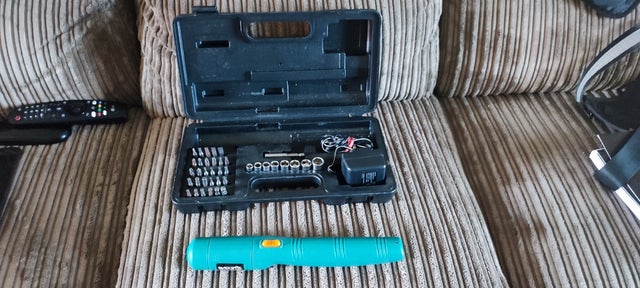 Blackspur Cordless Screwdriver Kit