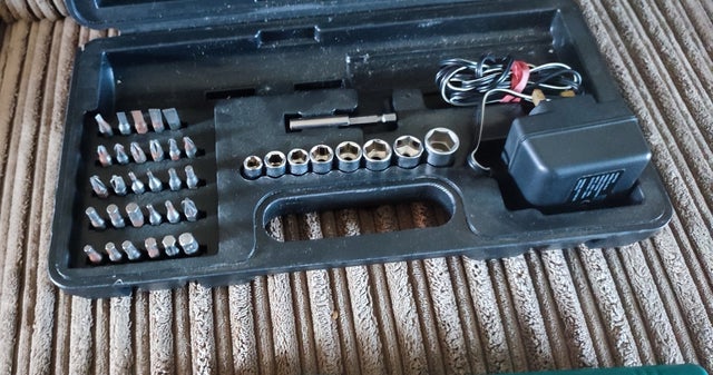 Blackspur Cordless Screwdriver Kit