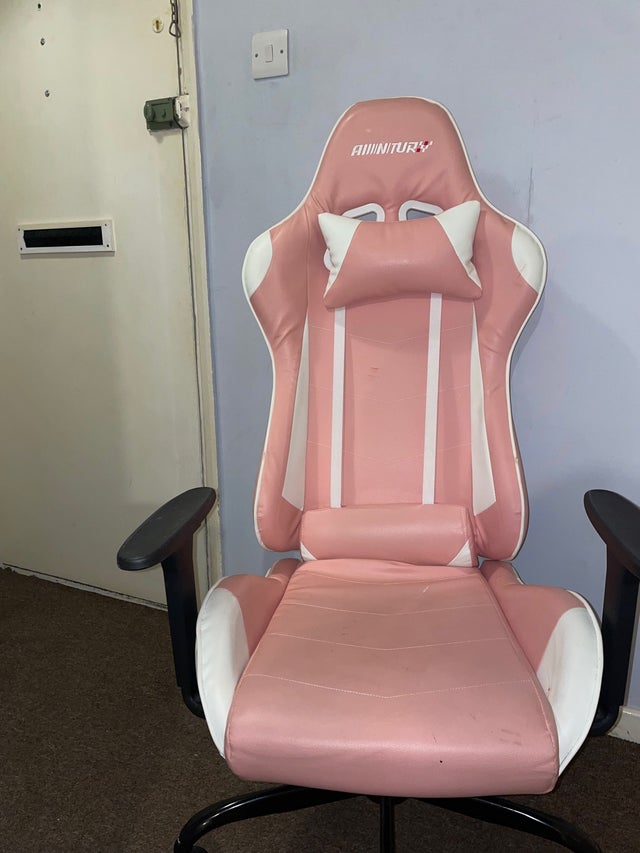 PINK AMINITURE GAMING CHAIR