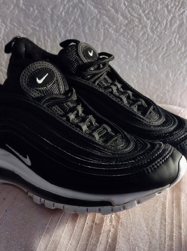 size 4 Very good condition lightly used Trainer