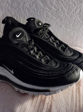 size 4 Very good condition lightly used Trainer