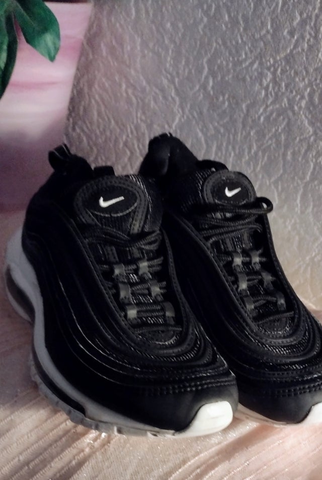 size 4 Very good condition lightly used Trainer