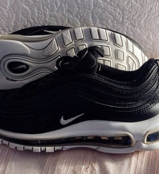 size 4 Very good condition lightly used Trainer