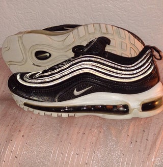 size 4 Very good condition lightly used Trainer