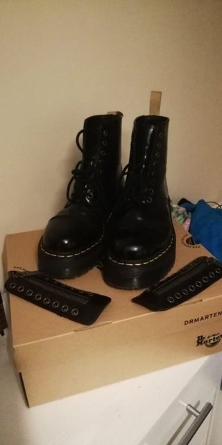 vegan doc martens size 6