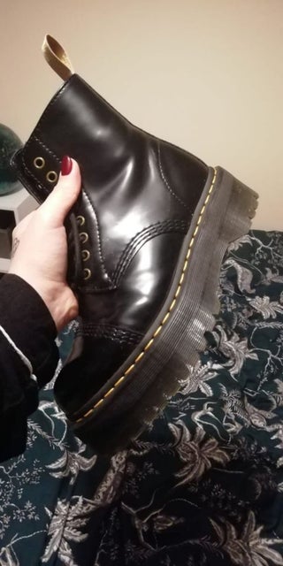 vegan doc martens size 6