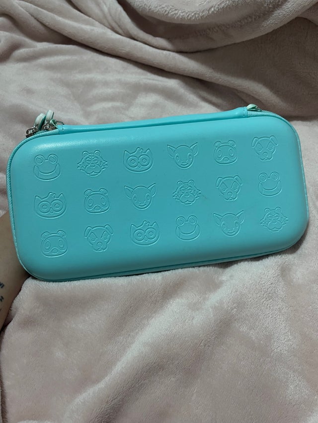 ANIMAL CROSSING NINTENDO SWITCH CASE