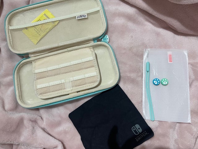 ANIMAL CROSSING NINTENDO SWITCH CASE