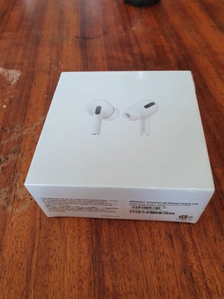 APPLE AIRPODS PRO - UNOPENED