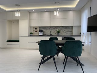 Modern 3 bedroom with study. For rent!!