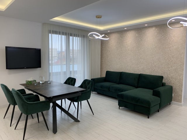 Modern 3 bedroom with study. For rent!!