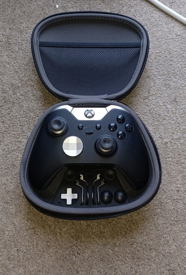 xbox one Elite controller with original box