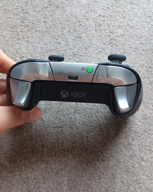 xbox one Elite controller with original box