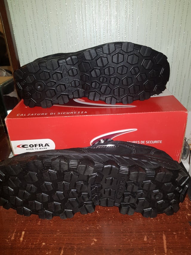 Brand New Steal Cap Trainer boots