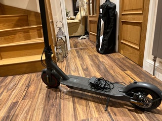 Electric scooter with cruise control