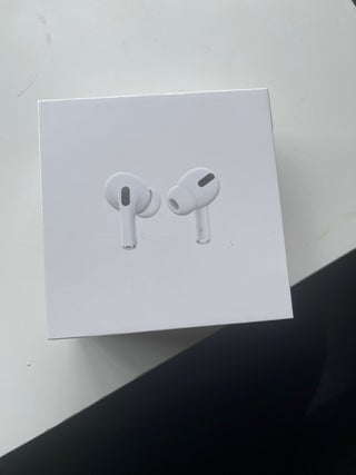 AirPods Pro close