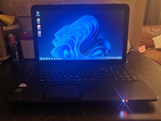 Toshiba 15.6" windows 11 pro laptop and bag
