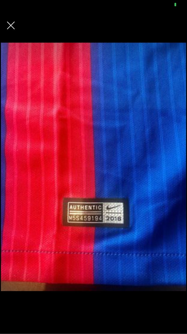 Genuine Barça football T-shirt size 10-12Y