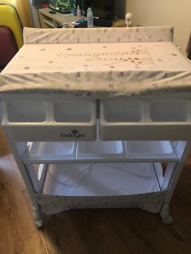 Baby bath with changing unit