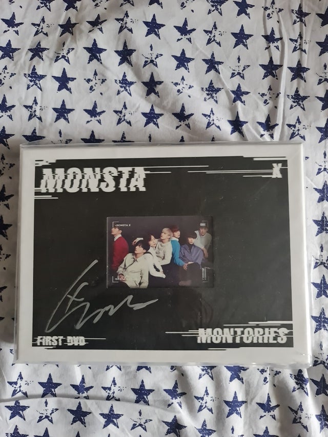 MONSTA X MONTORIES DVD SIGNED BY WONHO