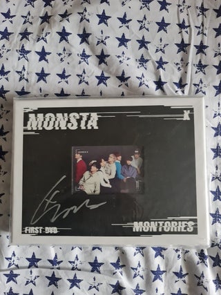 MONSTA X MONTORIES DVD SIGNED BY WONHO