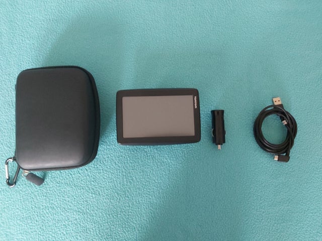 GPS TOMTOM Z1230, with protective cover and cable