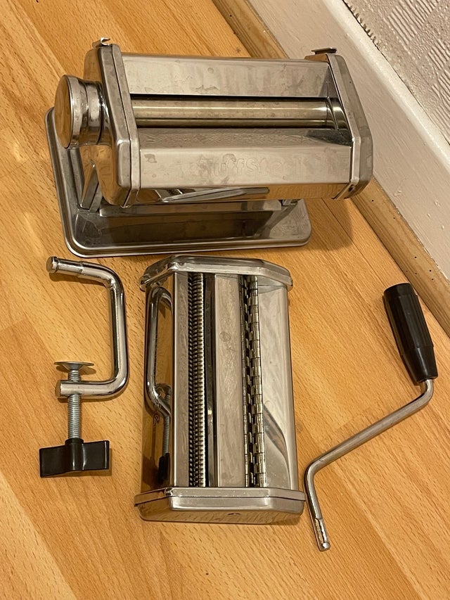 Pasta maker