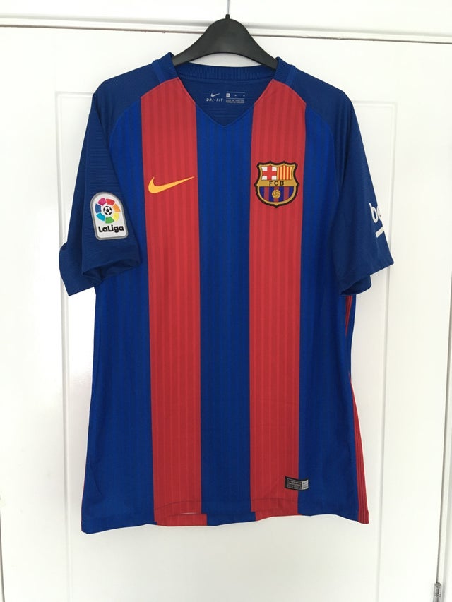 F.C Barcelona 2016/17 Football Shirt kit