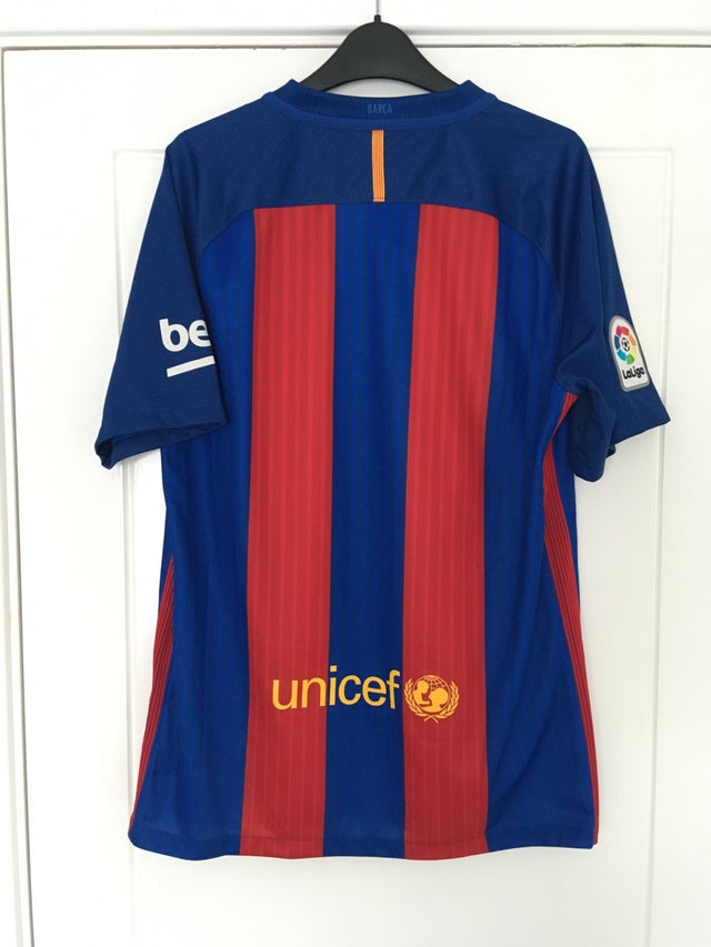 F.C Barcelona 2016/17 Football Shirt kit