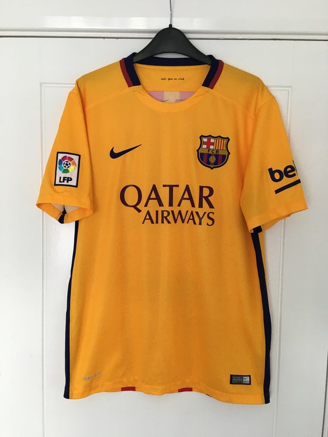 F.C Barcelona 2015/16 Away Football Shirt Kit