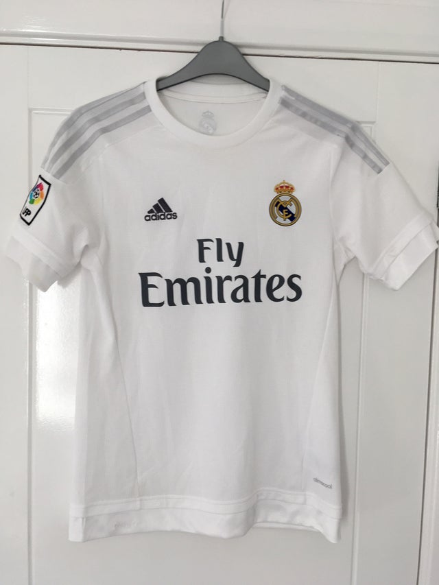 Real Madrid 2015/16 Football Shirt kit