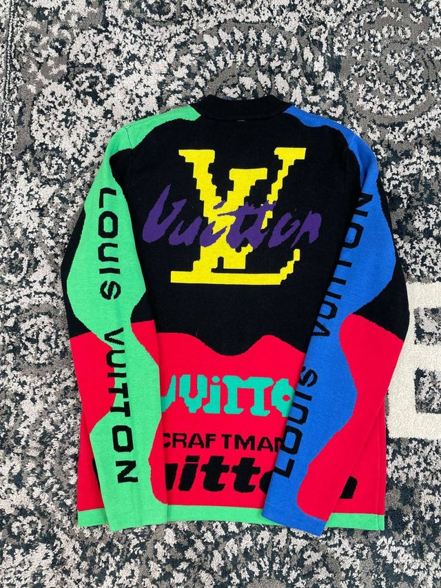 Louis vuittons sweater M New.