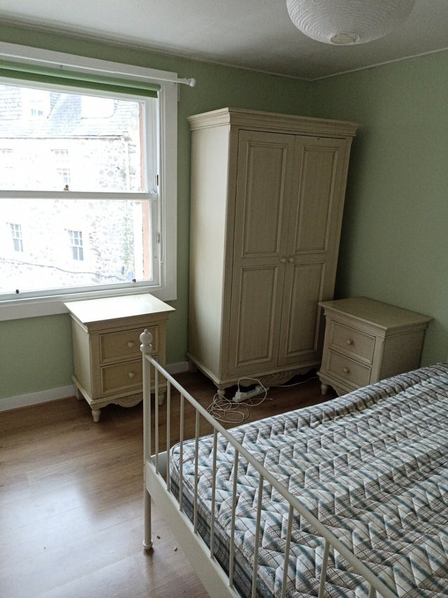 bed, lamps, dressing table