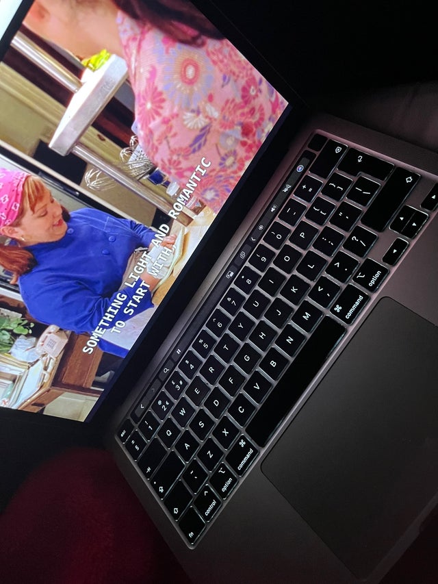 Apple 13’’ MacBook Pro with Touch Bar (2020) 256