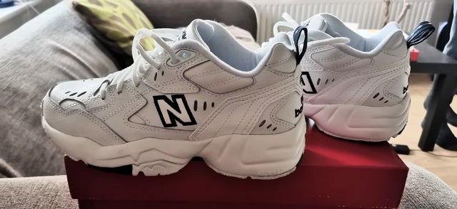 New Balance 608 chunky trainers in white with box