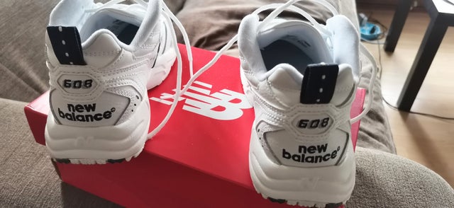 New Balance 608 chunky trainers in white with box