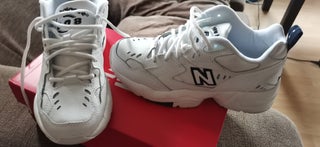 New Balance 608 chunky trainers in white with box