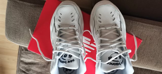 New Balance 608 chunky trainers in white with box