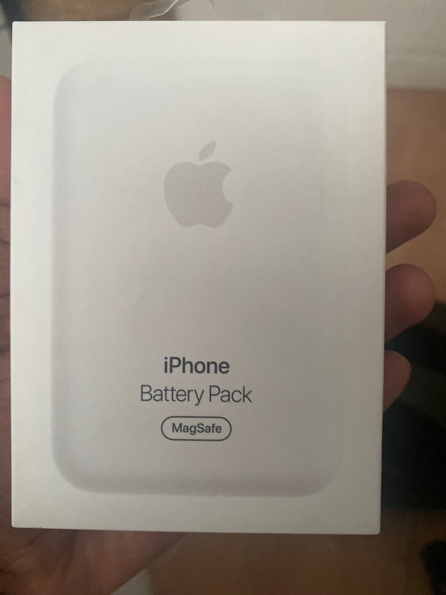 Apple iPhone MagSafe battery pack