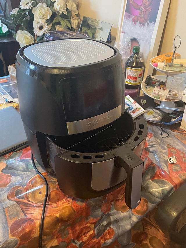 Gourmia 5.6L digital air fryer