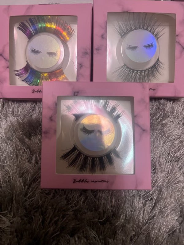 False eyelashes