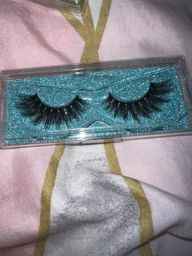 Volume eyelashes