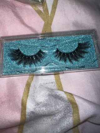 Volume eyelashes
